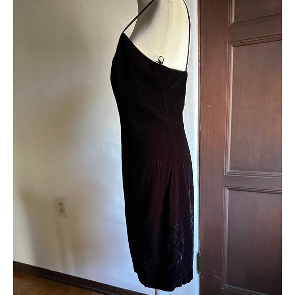 80s VINTAGE | Black Velvet Spaghetti Strap Mini Dress | Size 9/10 (Size Medium) - Picture 3 of 10